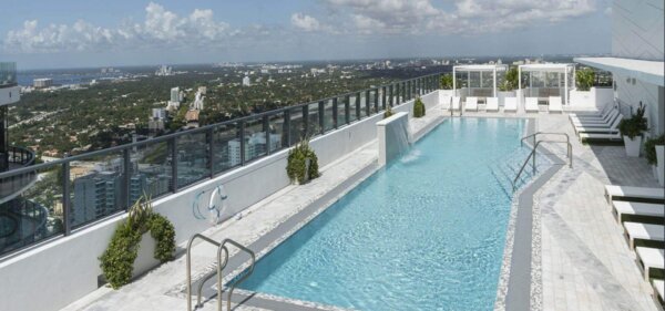 Rooftop Pool with Panoramic Views | Solitair Brickell – Compass Furnished Apartments