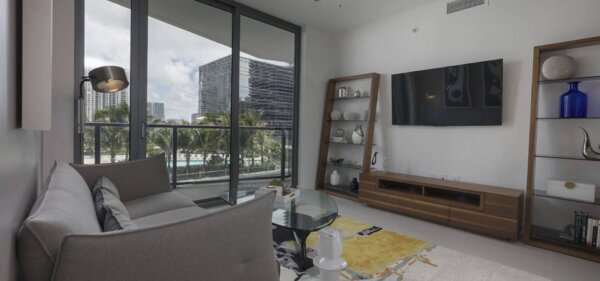 Living Room at Solitair Brickell – Compass Furnished Apartments
