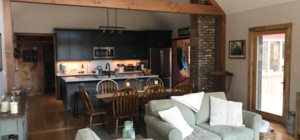 Kitchen and Dining Room at 1292 Middletown | Compass Furnished Apartments 2