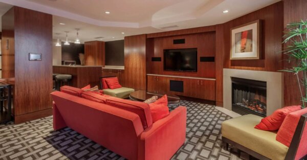 Modern resident lounge at 2400 M by Compass Furnished Apartments