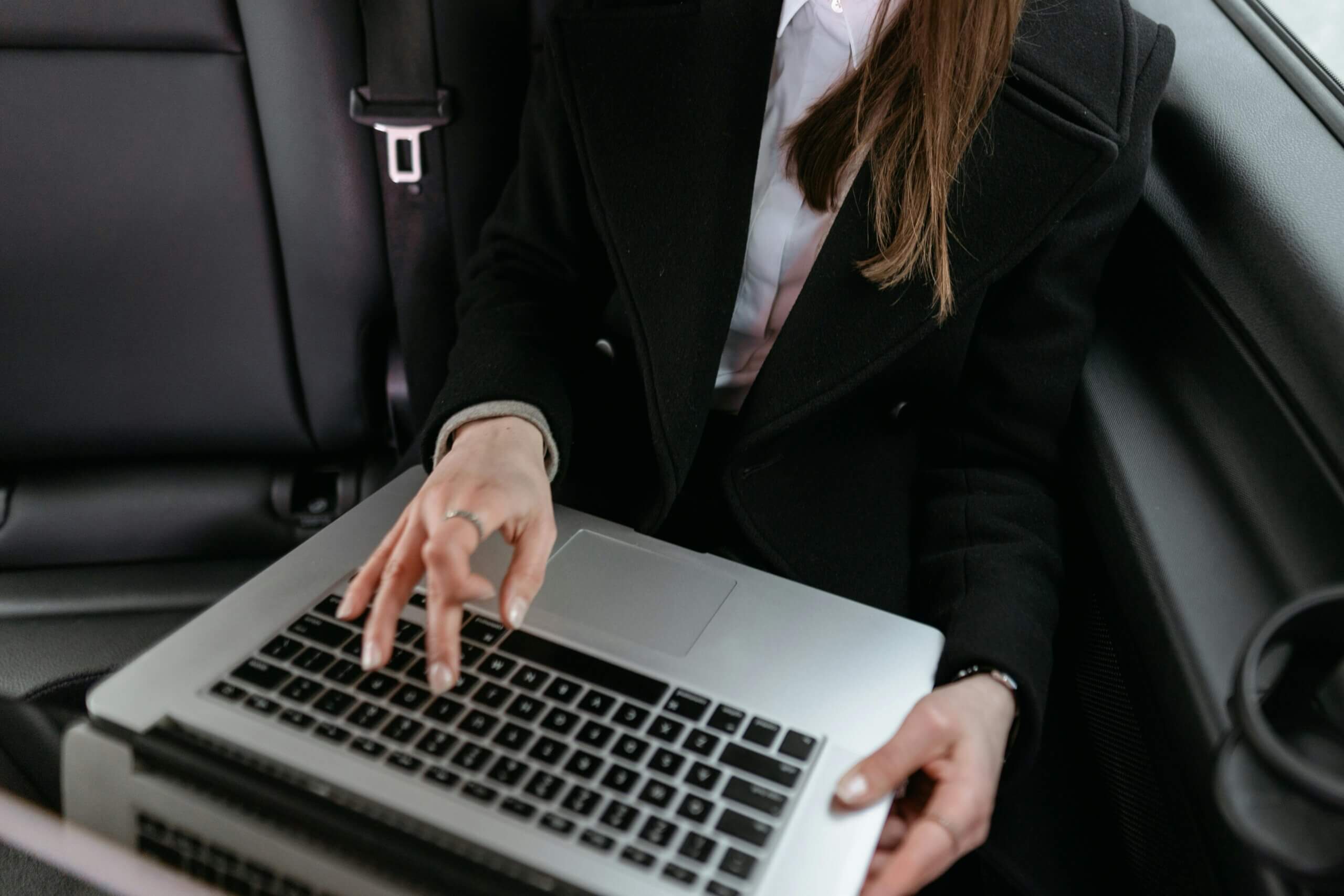 How Travel Data Analytics Improves Travel Policies