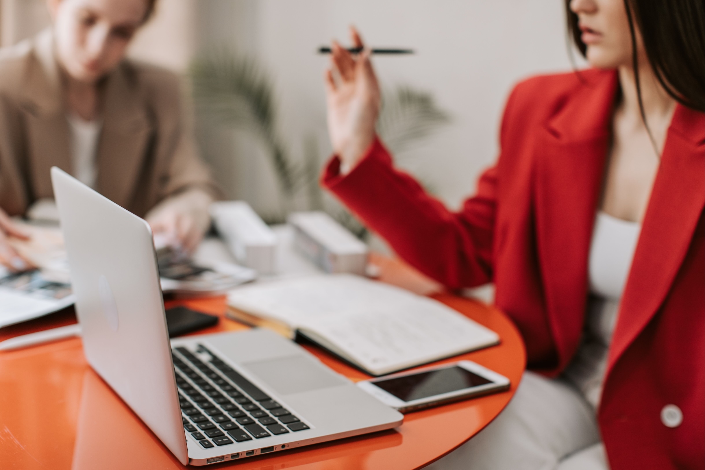 How to Choose a Corporate Travel Agency Your Team Will Love
