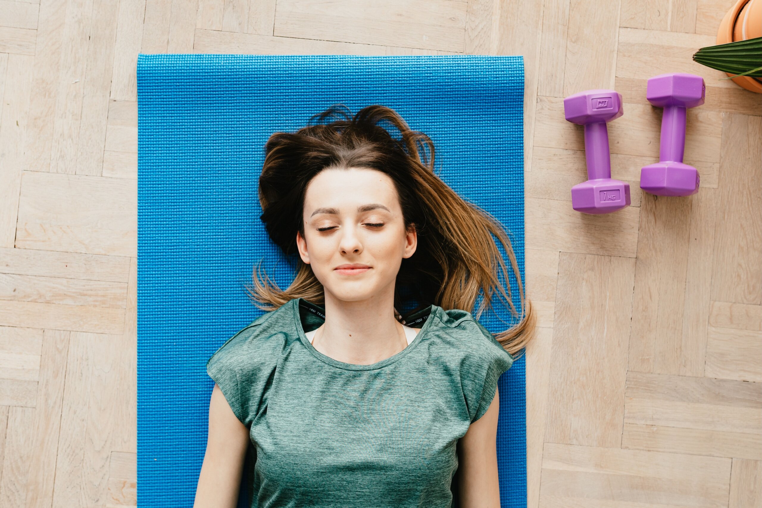 How to Stay Healthy While Traveling for Work